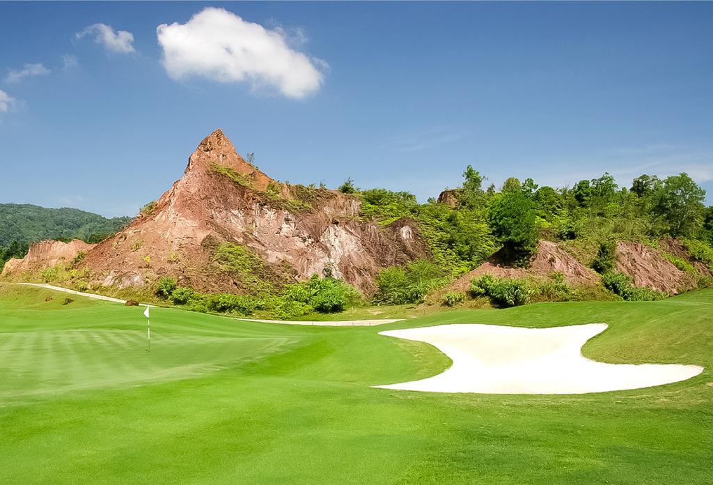 Tinidee Golf Resort Phuket - Sha Extra Plus Kathu Exterior foto